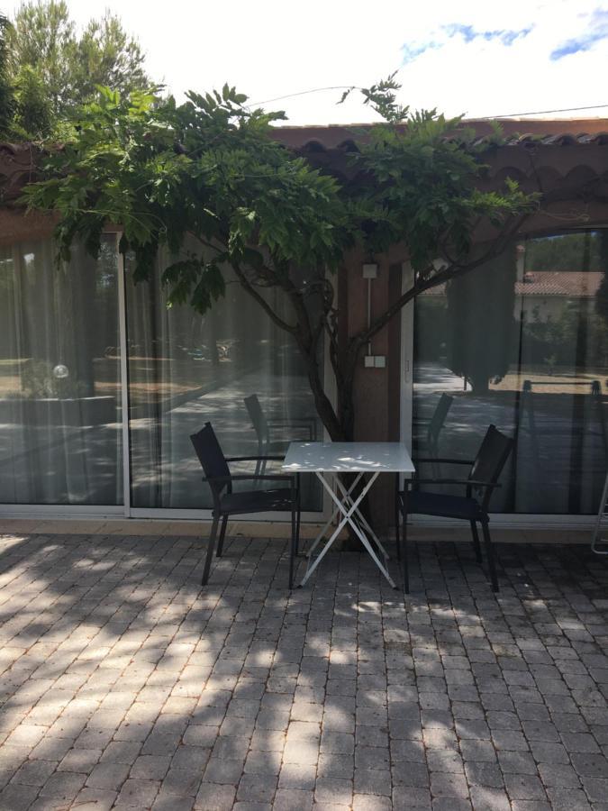 Gite 2 Pieces Au Calme Les Arcs-sur-Argens Экстерьер фото